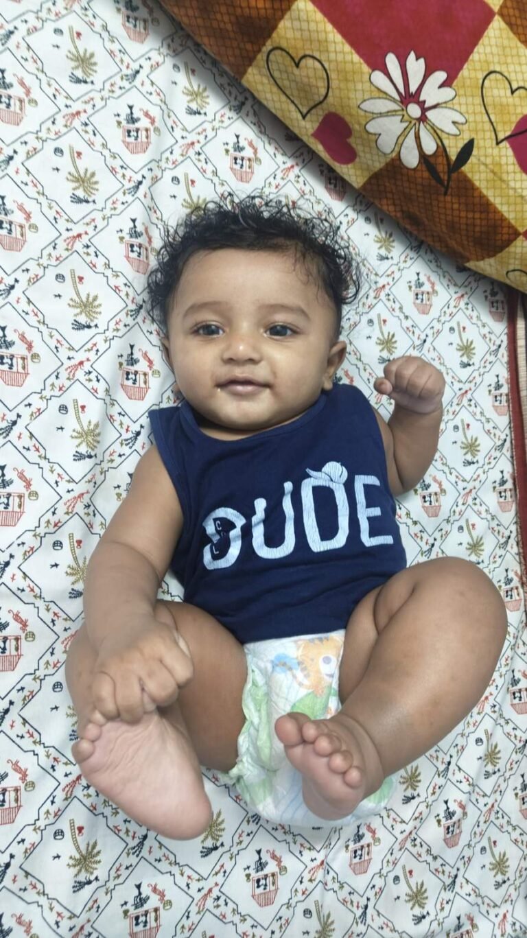 Vihaan touching his feet at 5th month when do babies discover their feet